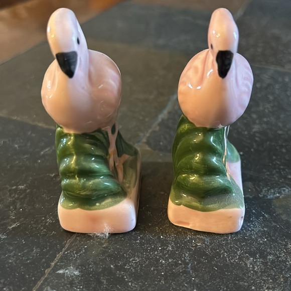 Vintage Flamingo Salt and Pepper Shakers Florida Souvenir - Picture 2 of 5